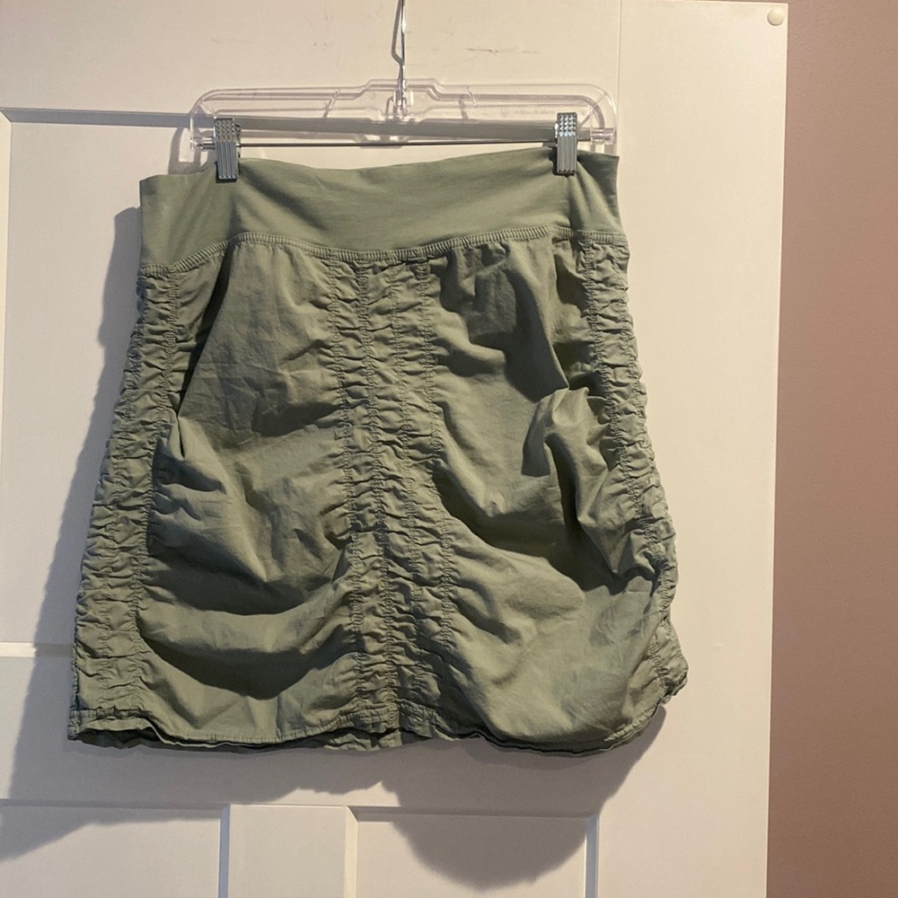 XCVI Trace back skirt